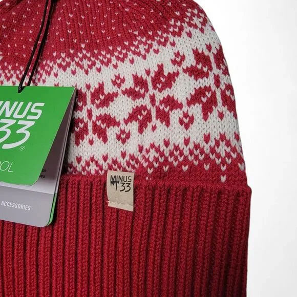 Minus33 Merino Wool Knit Beanie Red Snowflakes New Snow Gear Skiwear Classic - Picture 3 of 5
